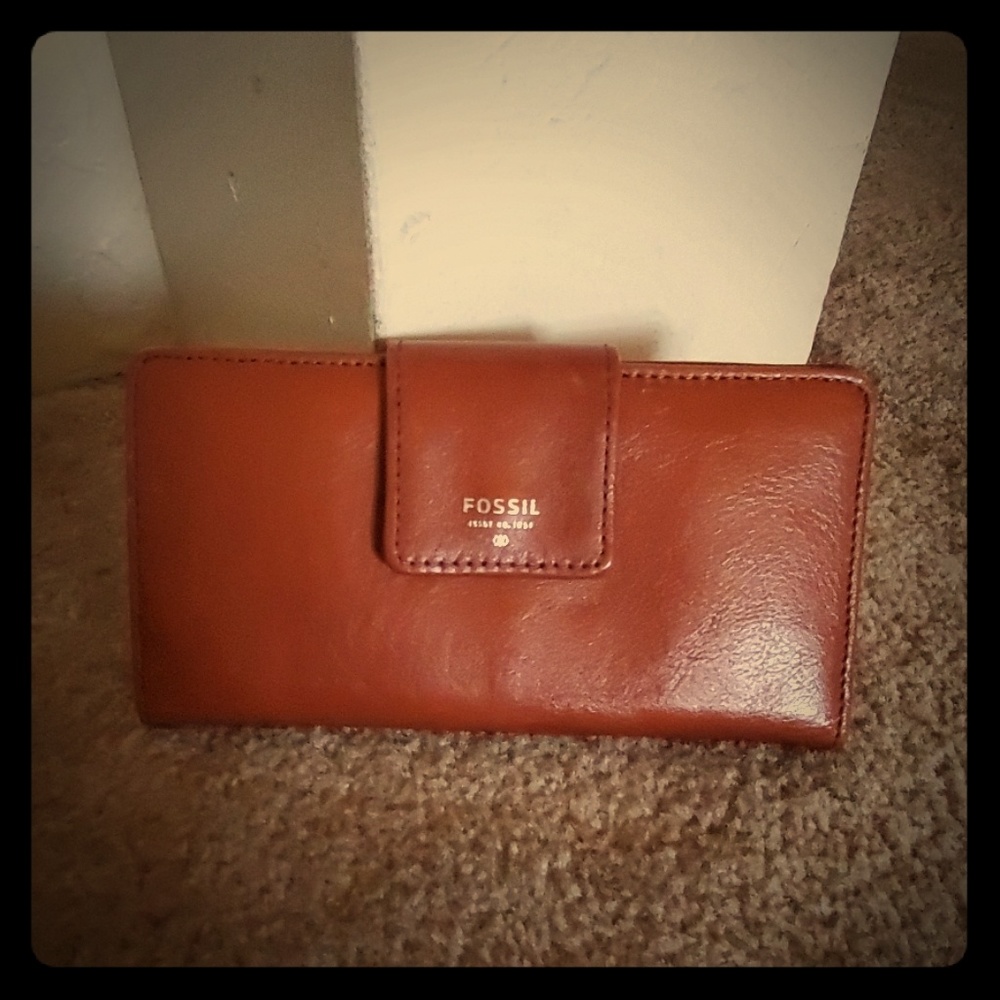 Fossil Camel Brown Leather Snap Closure Wallet